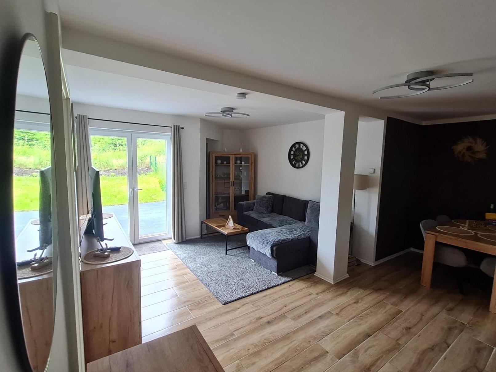 Greenhouse Living Apartment Nivis Mit Garten - 4 Minuten Nach Winterberg - Wandern, Mountainbike Fahren - Natur Geniessen 메데바흐 객실 사진